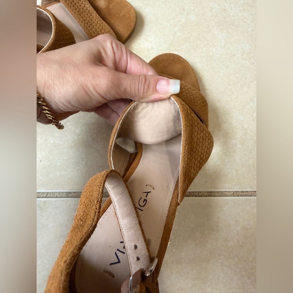 Via Spiga Womens Wendolin Suede Textured Block Heels Tan Size 7.5 US - Picture 10 of 11